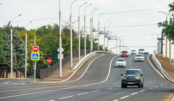 Московские дорожники благоустроили две крупные магистрали в Донецке и Луганске