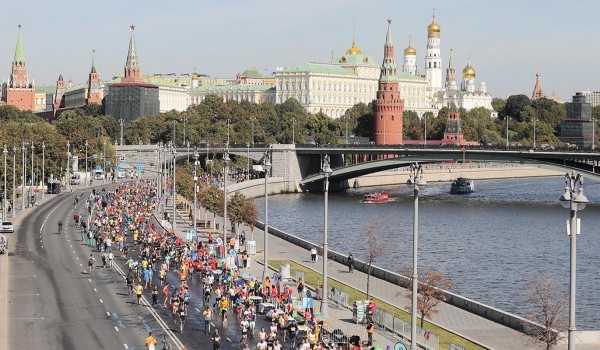 Движение транспорта на нескольких набережных временно перекроют 12 октября