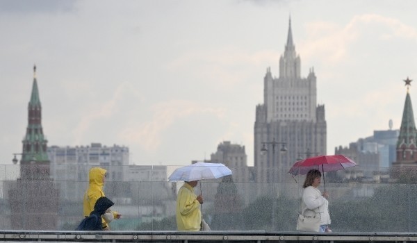 Облачность и небольшой дождь ждут столицу 17 ноября