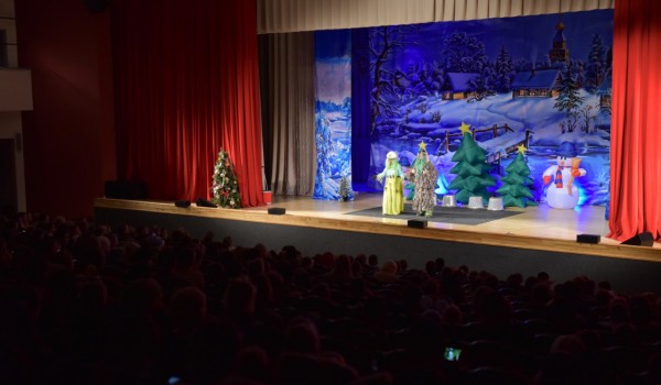 Новогодний праздник для детей росгвардейцев прошел в Москве