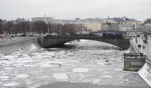 Собянин утвердил проект пешеходного пространства под Малым Каменным мостом