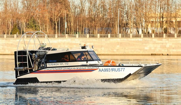 Городские спасатели будут патрулировать водоемы на новых скоростных аэролодках