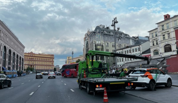Более 21 тыс. автомобилей без номеров эвакуировали в Москве за восемь лет
