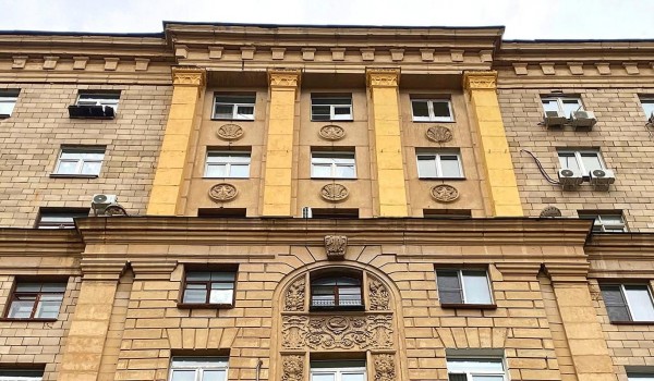 Жилой дом в стиле советской неоклассики на Мироновской улице капитально отремонтируют