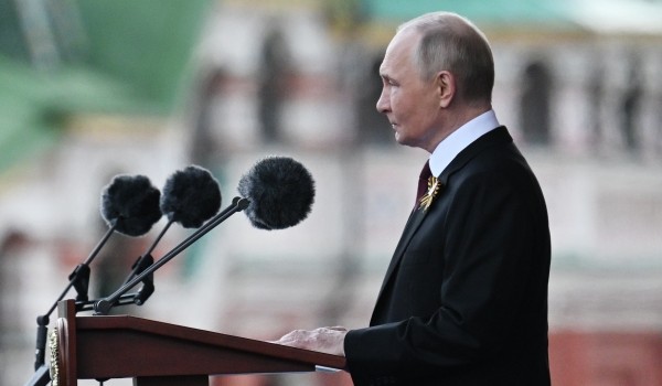 Путин поздравил участников парада с 80-летием Победы в Великой Отечественной войне