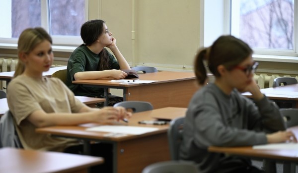 Выпускники в РФ в этом году стали чаще выбирать профильную математику для сдачи на ЕГЭ