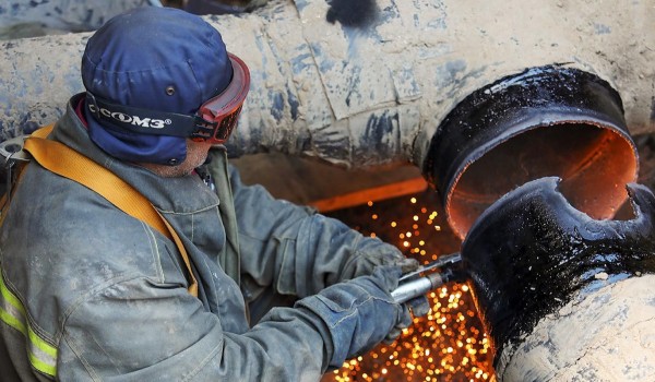 Горожанам рассказали, как в столице выносят газопроводы из зоны застройки