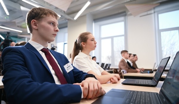 Дворцы и центры творчества проведут летние смены для школьников