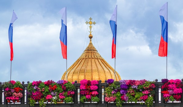 Украшение Москвы ко Дню России