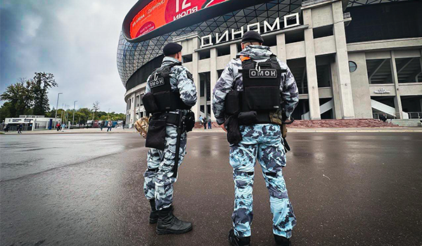 Сотрудники Росгвардии обеспечили правопорядок на футбольном матче в Москве