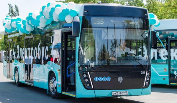 Московские электробусы вышли на маршрут в Луганске