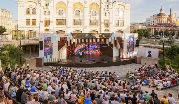 Свыше 850 тыс. человек посетили «Театральный бульвар» за два месяца работы