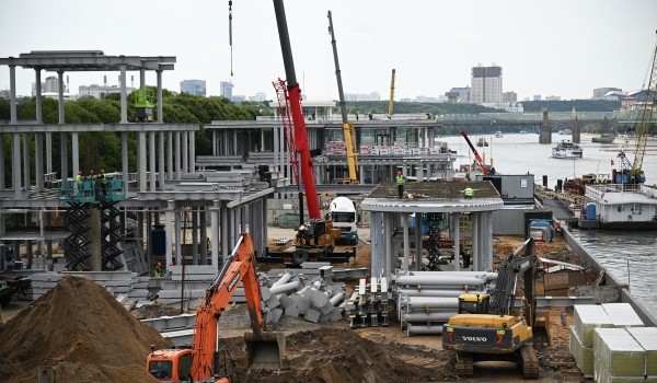 Свыше 20 административно-деловых зданий построили в Москве с января