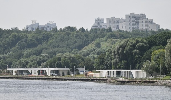 Масштабную инсталляцию набережной Москвы-реки представили на выставке «Та самая Москва»