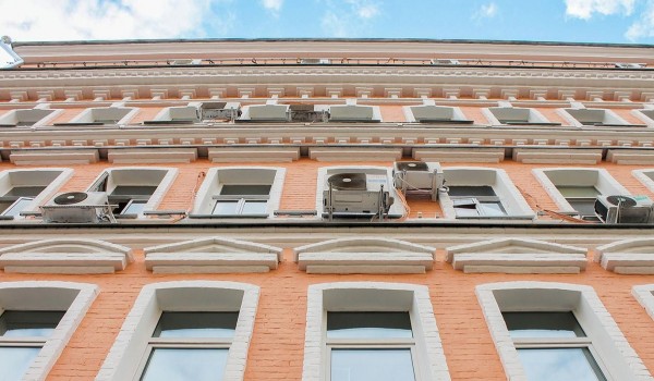 Свыше 20 домов с фризами на фасадах приведут в порядок в 2025 году в столице