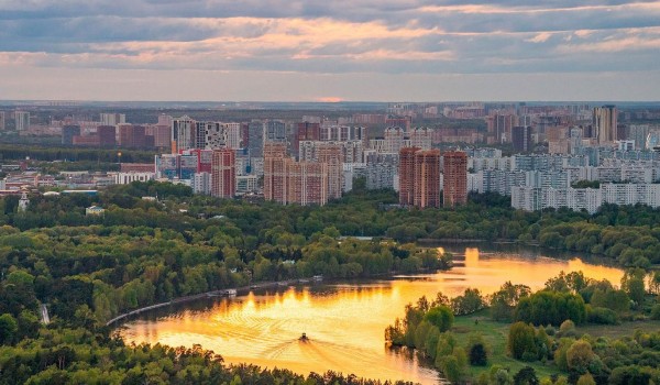 Собянин: С 2012 года в ТиНАО реконструировали 24 водозаборных узла