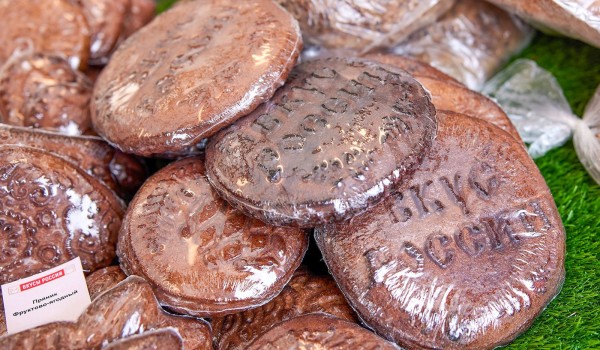 Городецкие пряники и юколу отправили в зону СВО участники «Вкусов России»