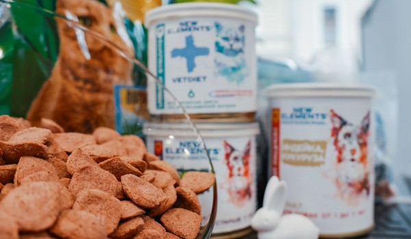 Горожане могут купить натуральный корм и лакомства для домашних животных на столичных ярмарках