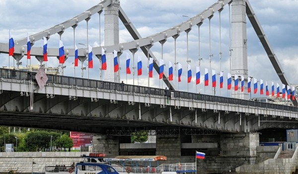 Городские службы приступили к украшению столицы в рамках подготовки ко Дню города
