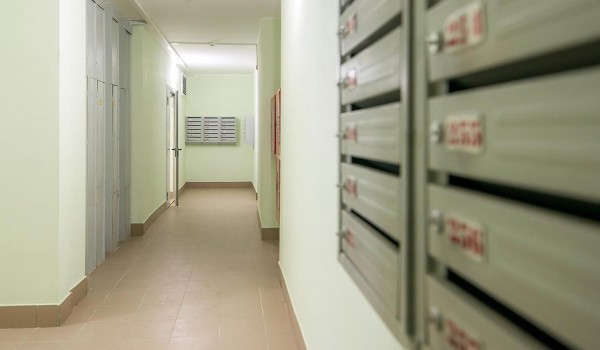 Основные работы по ремонту подъездов жилых домов выполнили в столице