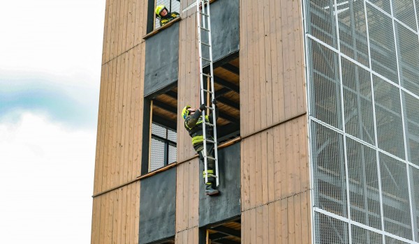Собянин: Два новых подразделения пожарных и спасателей начали работать в Москве