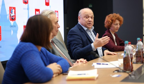 Фото с пресс-конференции «О проведении Всероссийской просветительской акции "Большой этнографический диктант "»