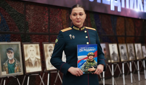 Фото с пресс-подхода в рамках проекта «Героями не рождаются. Наши дни!»