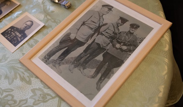 Москвичи передали в дар Музею Победы реликвии военного разведчика