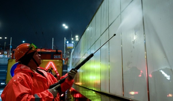 Более 100 транспортных тоннелей промыто в Москве в преддверии зимы