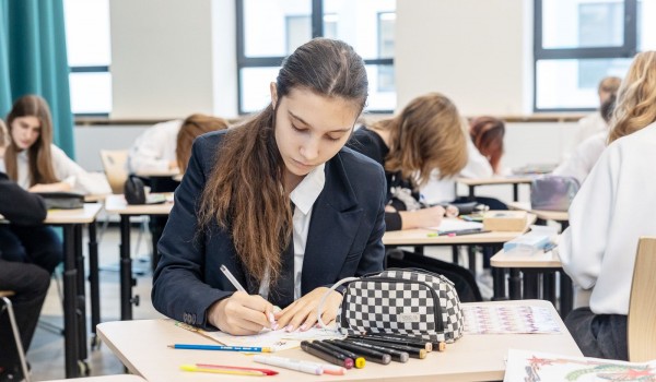 Собянин: Ко Дню народного единства дети написали 15 тыс. писем военнослужащим 