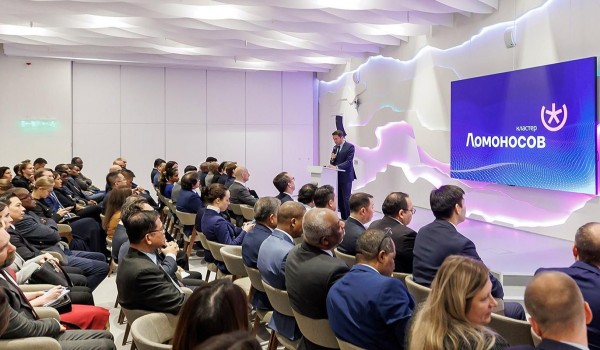 Инновационные столичные разработки представили дипломатам из 50 стран в кластере «Ломоносов»