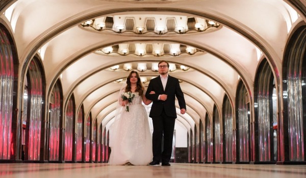 Зарегистрирован 100-й брак на станции метро «Маяковская»