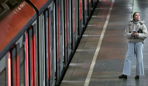 Тематический эфир подготовили на медиаэкранах метро и наземного транспорта ко Дню народного единства