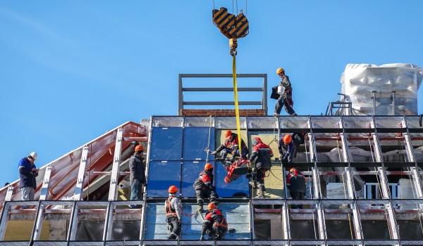 Овчинский: Проведено 950 выездов для мониторинга и контроля строительства бюджетных объектов в Москве