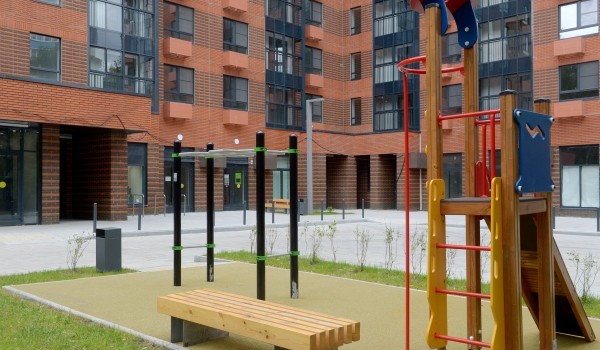 Около 160 дворов благоустроили на средства от оплаты парковок на юге столицы