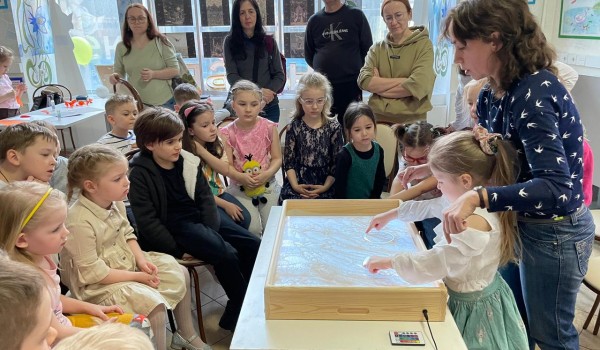 Бесплатные мастер-классы для детей бойцов СВО проводят в ЦАО