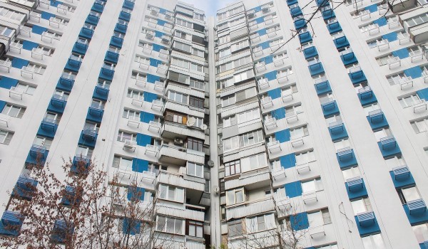 Уникальный дом поздней советской застройки обновляют на улице Академика Анохина