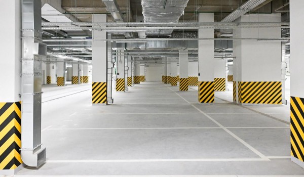 Москва выставила на торги 200 машино-мест в Левобережном районе