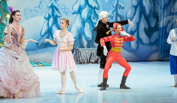 Горожанам рассказали, в каких столичных театрах покажут спектакли о Щелкунчике