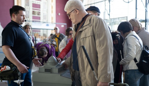 Бесплатные экскурсии к Международному дню слепых пройдут на ВДНХ 13 ноября