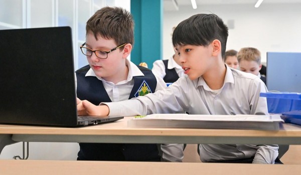 Школьники смогут отправлять друг другу виртуальные подарки в «МЭШ»