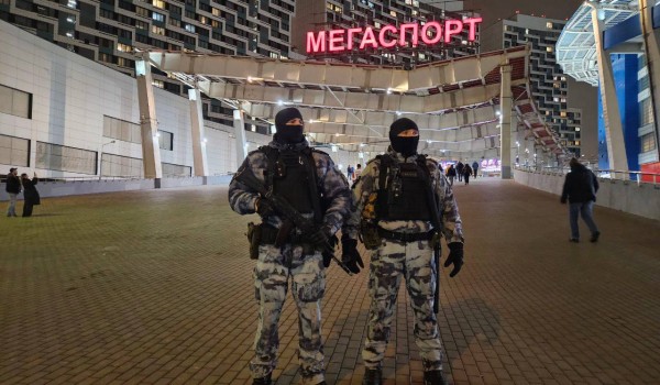 Росгвардейцы обеспечили безопасность хоккейного матча в Москве