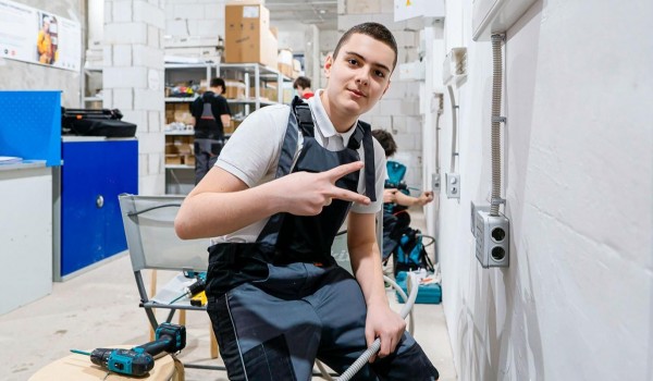 Более 300 учеников из семи школ ТиНАО освоят строительные специальности в рамках проекта «Профинкубатор»