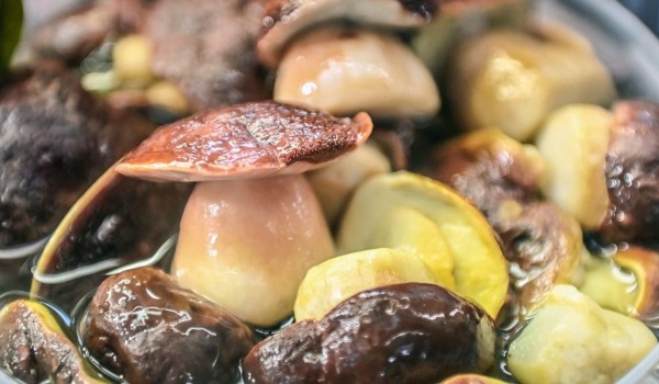 Соленые грибы появились на московских ярмарках