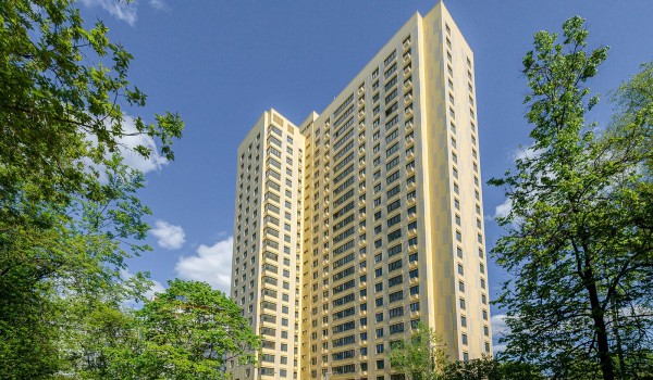 Более 150 семей перебрались в новый дом на Ташкентской улице по программе реновации