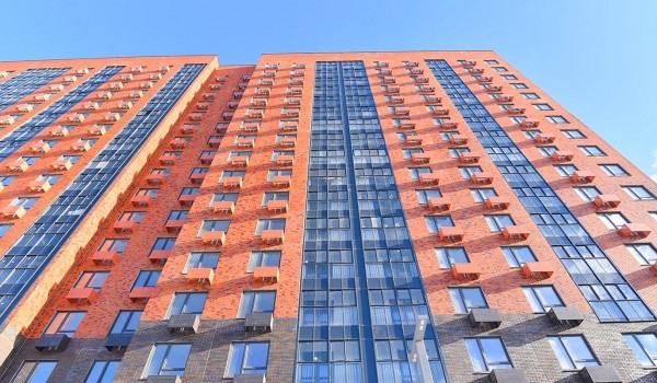 Город выставил на торги два помещения в новых домах у станции метро «Перово»