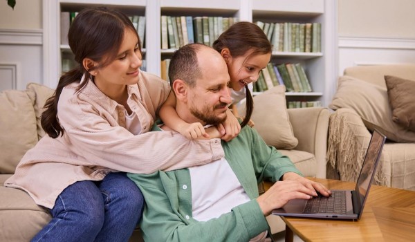 Жителям города рассказали, как портал мэра Москвы помогает семьям с детьми