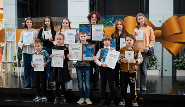 Юных москвичей приглашают принять участие в творческом конкурсе «Светлый ангел»