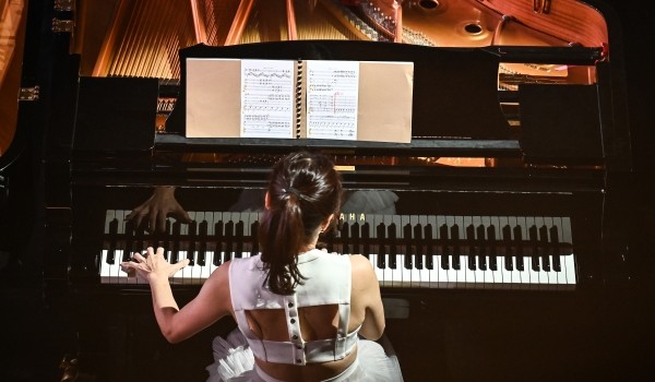 Концерт «Вечер классики: флейты, фортепиано, скрипка» покажут на портале мэра Москвы