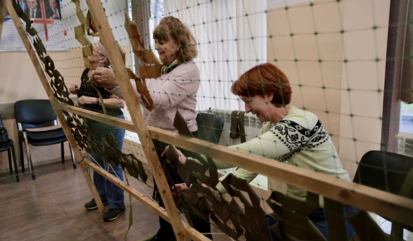 Жители Восточного Дегунина отправили более 110 гуманитарных грузов бойцам СВО